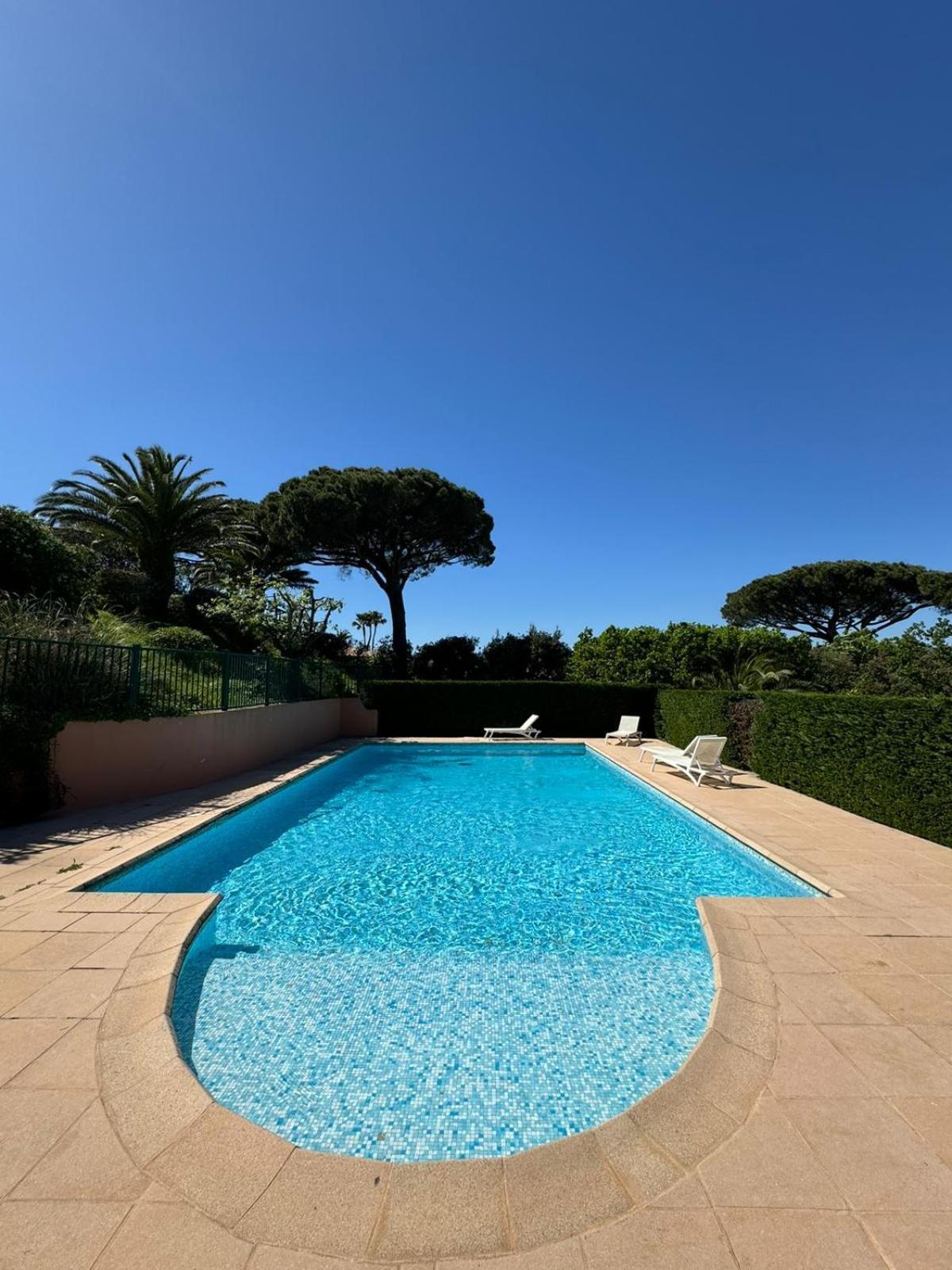 Villa Vue Mer Donnant Sur Le Golfe De St Tropez, 2 Chambres, 6 Pers, Piscine Commune Saint-Tropez Exterior foto
